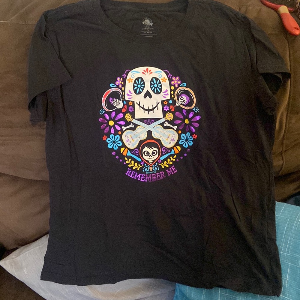 Coco remember me black t shirt - size large